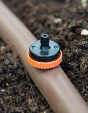Installation de système d'arrosage automatique pour jardins var